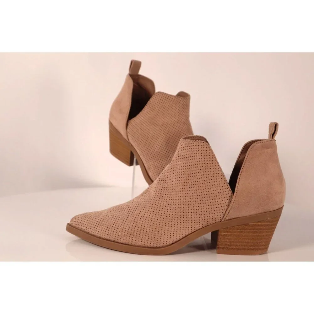 UNIVERSAL THREAD by Perforated Ankle Booties with Stacked Heel Size 6.5‎